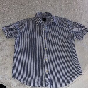 Boys Gap blue and white seersucker short sleeve shirt size L